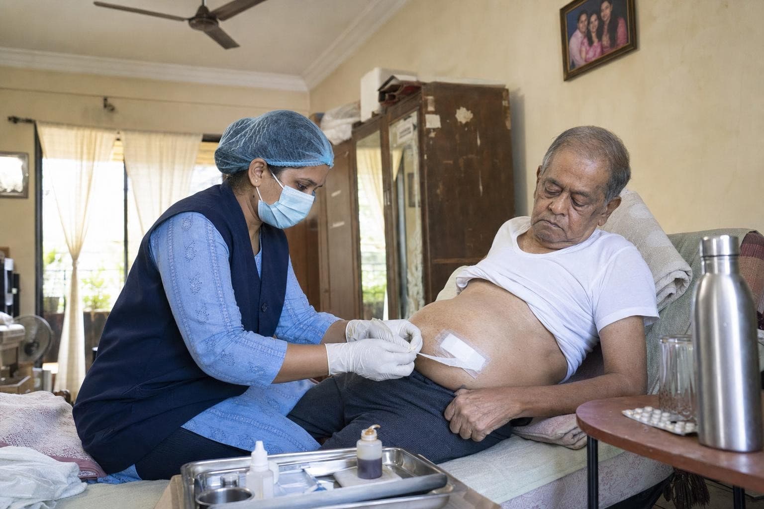Wound Dressing at Home After Surgery: The First Fortnight, Explained